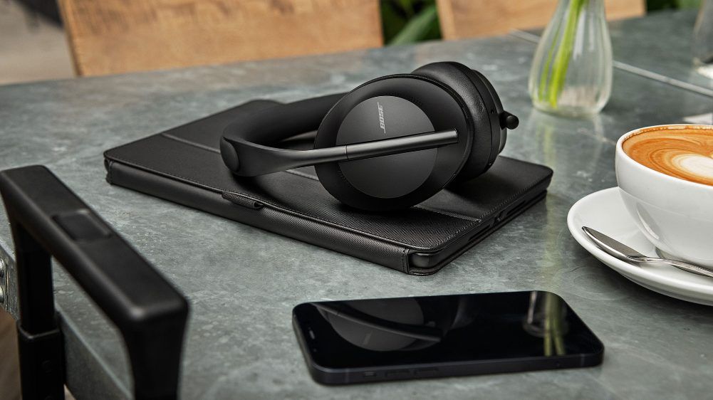 אוזניות Bose Noise Cancelling Headphones 700 – שקט מושלם, סאונד פרימיום וחוויית שיחה חכמה | יבואן רשמי-משלוח מהיר