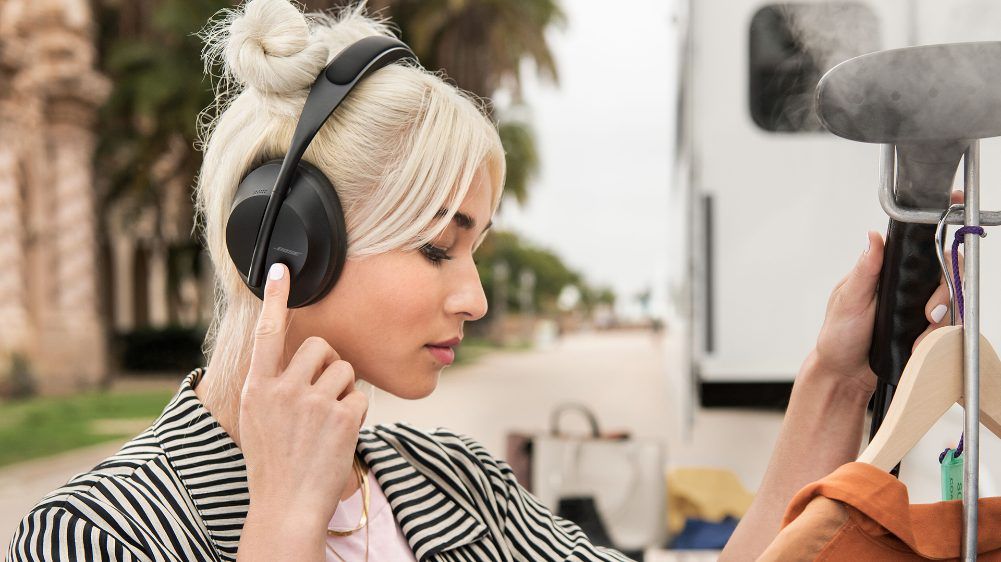 אוזניות Bose Noise Cancelling Headphones 700 – שקט מושלם, סאונד פרימיום וחוויית שיחה חכמה | יבואן רשמי-משלוח מהיר – תמונה 2