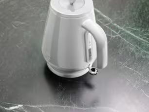 Delonghi KBY2001 – קומקום חשמלי נשלף 1.7 ל׳ 2000W צבע לבן - יבואן רשמי – תמונה 5