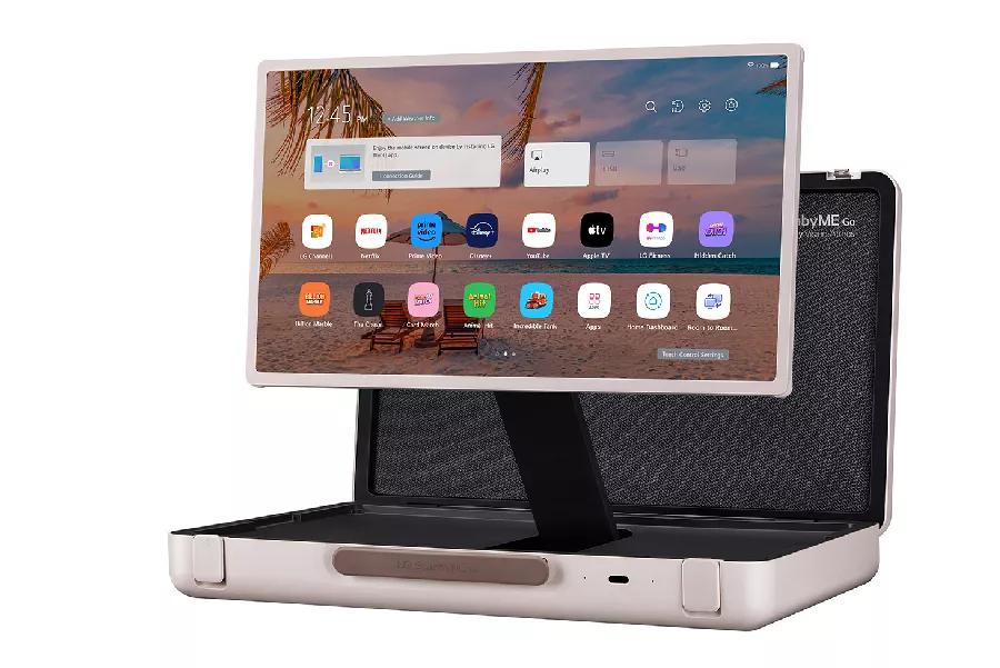 מסך טאץ' חכם נייד GO StanbyME LG דגם 27LX5QKNA The screen is shown in horizontal orientation. מסך טאץ' חכם נייד GO StanbyME LG דגם 27LX5 יבואן רשמי מסך טאץ' חכם נייד GO StanbyME LG דגם 27LX5 - חוויית צפייה מרשימה במיוחד! מסך טאץ' חכם נייד מבית LG, דגם 27LX5, הוא פתרון מהפכני לצפייה נוחה ונעימה בכל מקום ובכל זמן. עם מסך נפתח ונסגר, סוללה מובנית, ואפשרות לשנות את זווית הצפייה לפי הצורך, הוא מציע חוויה ייחודית שפשוט תגרום לכם לאהוב לצפות בסרטים, משחקים ותוכניות טלוויזיה. המסך מצויד בטכנולוגיות מתקדמות כמו Active HDR, תמיכה ב-Dolby Atmos ו-Dolby Vision, ומעבד תמונה עם בינה מלאכותית, כך שהתמונה שלך תיראה מדהימה בכל פרט. בנוסף, תוכל לשלוט בו בקלות עם הממשק החכם שלו WebOS 6.0 ולצפות באפליקציות מקומיות ובינלאומיות. המסך אידיאלי לשימוש חיצוני, הוא עמיד בפני זעזועים, טמפרטורות גבוהות ונמוכות, לחץ נמוך, אבק, רעידות, ומגיע עם מנשא נוח לנשיאה. בנוסף, המסך מגיע עם לוח משחק וערכות נושא, כך שאפשר לשלב גם חוויות משחק מרשימות. ה-LG StanbyME הוא מרכז בידור ייחודי שמבטיח לך חוויה מדהימה בכל מקום שתבחר.