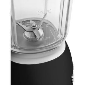 SMEG BLF03BLEU – בלנדר רטרו 800W עם קנקן Tritan בנפח 1.5 ל' סמג בצבע שחור