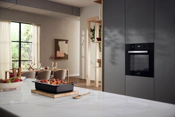 Miele H2457B - תנור אפייה בנוי 76 ליטר תוצרת גרמניה בצבע שחור PerfectClean | יבואן רשמי – תמונה 3