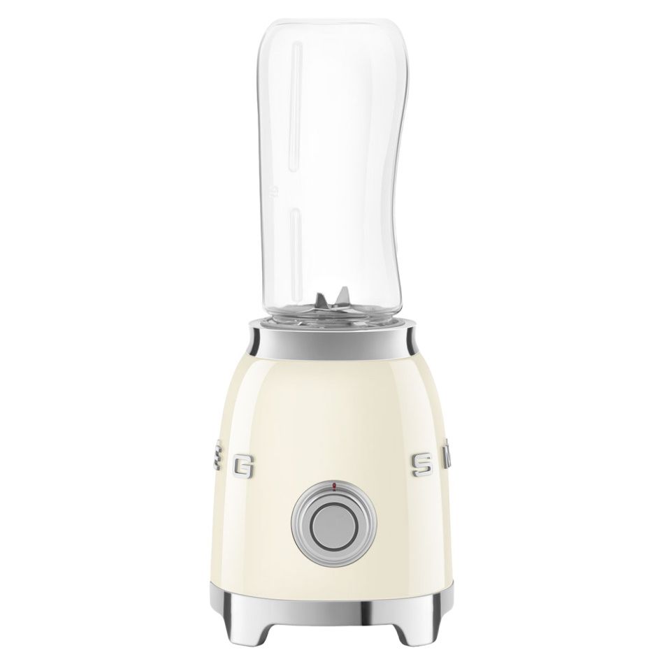 בלנדר Smeg PBF01CREU - עיצוב רטרו יוקרתי לשייקים וביצועים 300W