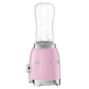 בלנדר Smeg PBF01PKEU - עיצוב רטרו יוקרתי לשייקים וביצועים 300W