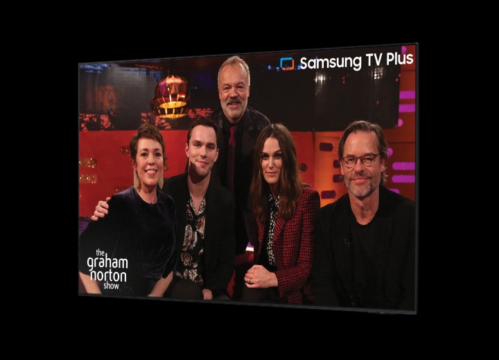בתמונה זו רואים טלוויזיה חכמה 75 אינץ' SAMSUNG דגם UE75DU7100 Crystal UHD 4K HDR. הטלוויזיה מציעה חווית צפייה עוצרת נשימה עם צבע קריסטל דינמי, טכנולוגיית Quantum HDR ותמונה באיכות 4K.